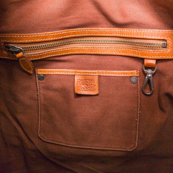 Ruehl No.925 Leather Tote – Abercrombie & Fitch Legacy Line - Picture 4 of 16